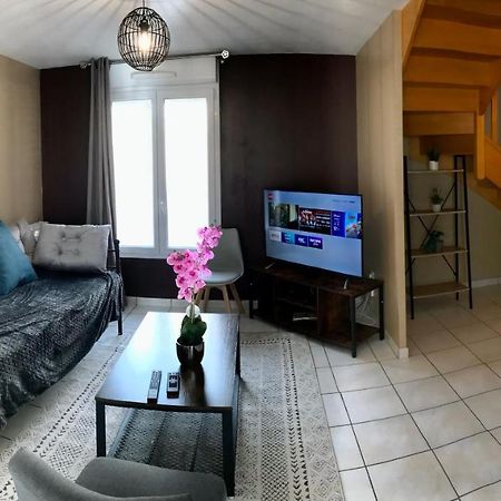 Agreable Maison Proche Gare Avec Parking Gratuit Le Mans Zewnętrze zdjęcie