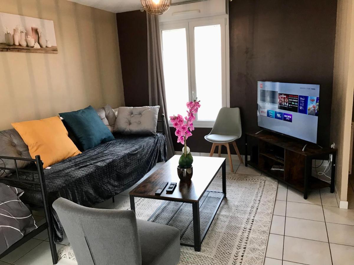 Agreable Maison Proche Gare Avec Parking Gratuit Le Mans Zewnętrze zdjęcie